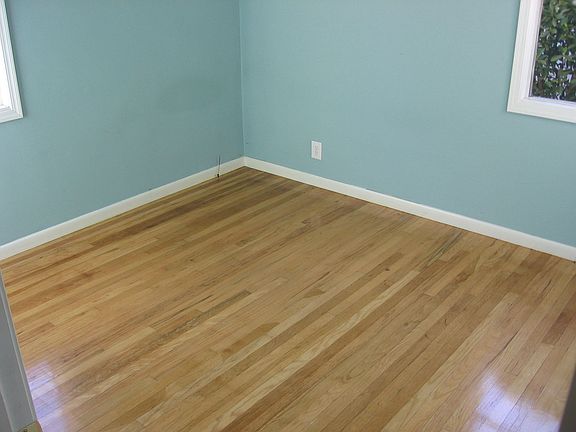 4th image of 11136 Emelita St