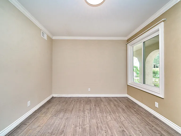 2660 Conata St — Photo 50