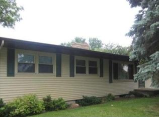 8190 Pennfield Rd, Battle Creek, MI 49017