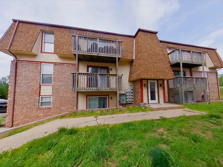 713 Dondee Dr — Photo 1