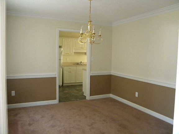 5th image of 3824 Oxford Dr