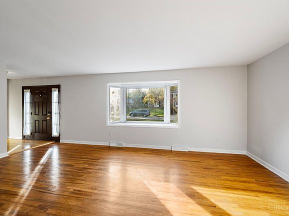 4th image of 6516 Willowhollow Ln