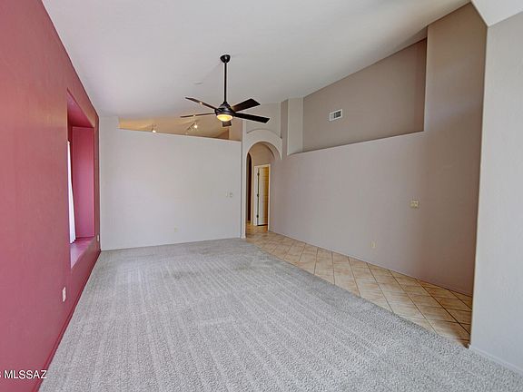 3rd image of 2401 N Diamond Lake Dr