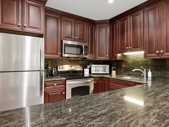 5th image of 3445 Lower Honoapiilani Rd #144