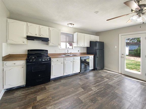 5th image of 2085 Danelle Dr