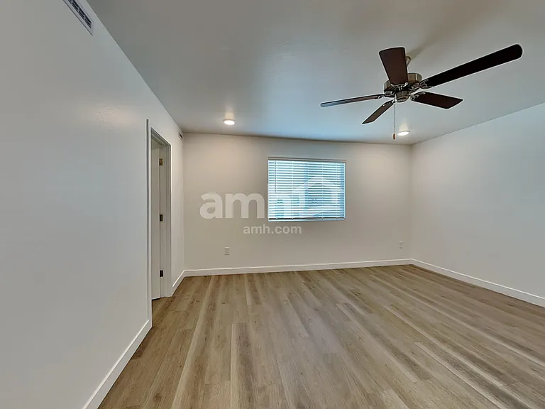 9737 W Luxton Ln — Photo 7
