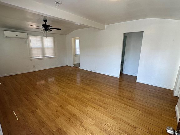 3rd image of 3761 S Saint Andrews Pl #3761