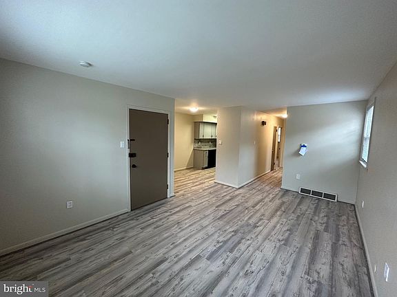 3rd image of 7026 Valley Ave Floor 2