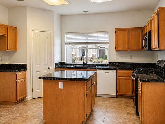 4th image of 83125 Broadmoor Dr