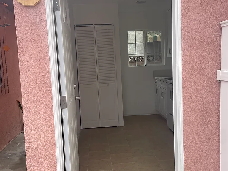 2815 S Baltic Ave — Photo 6