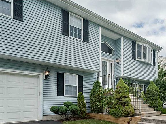 2nd image of 8 Woodbine St