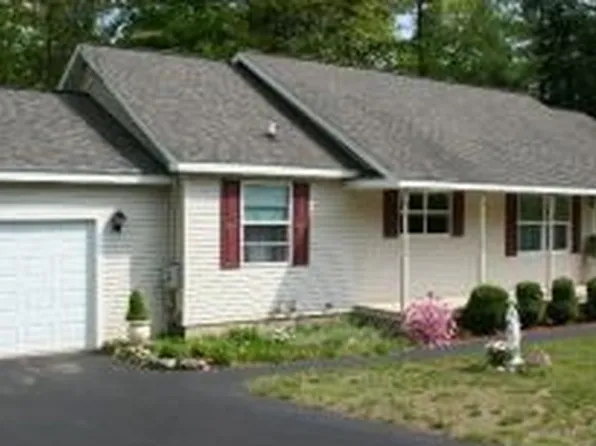 51 Woodland Heights Dr, Swanzey, NH 03446