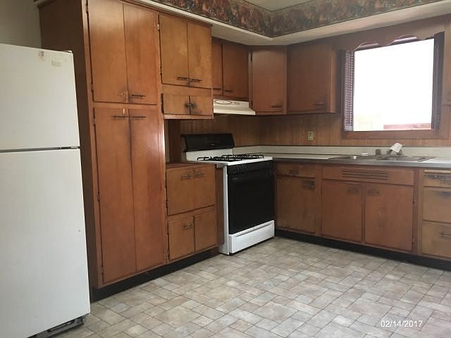 2nd image of 962 Sylvan Ln