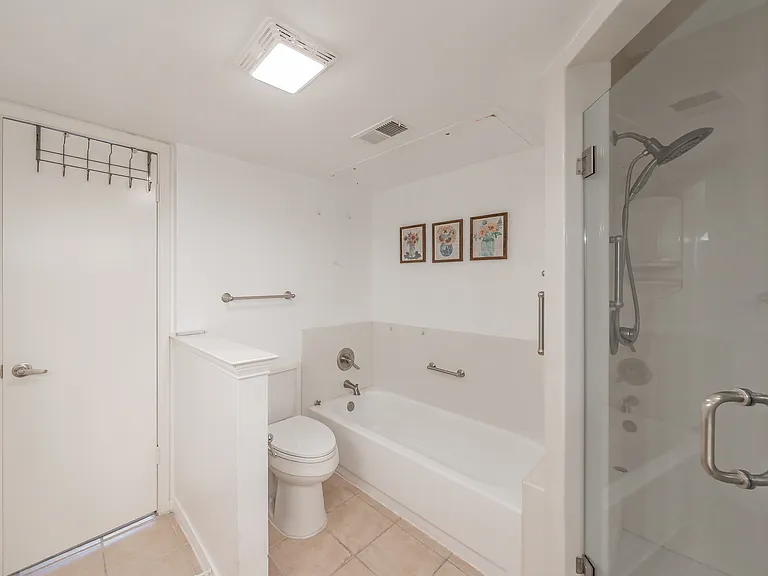 2402 Northlake Ct — Photo 19