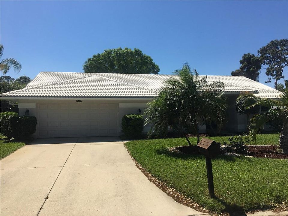 2nd image of 605 Pineneedle Ln