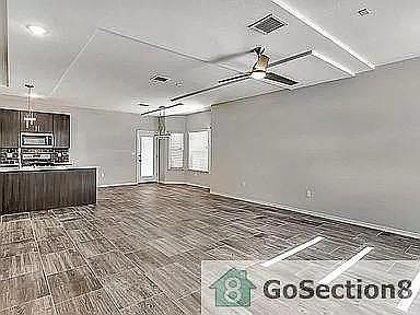 Living room/kitchen area