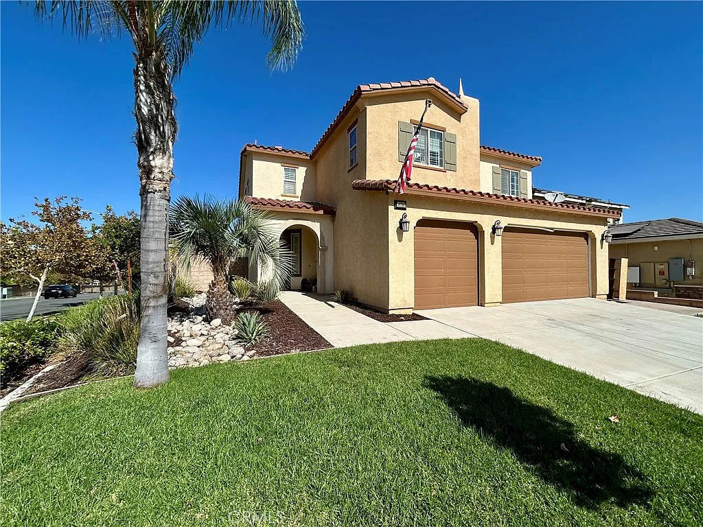 5 bed, 3.5 bath, 2795 sqft, $3,750 — Photo 3