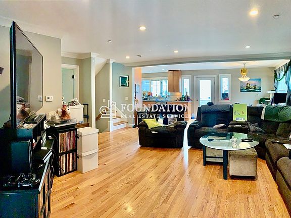 4th image of 39 Selkirk Rd #39