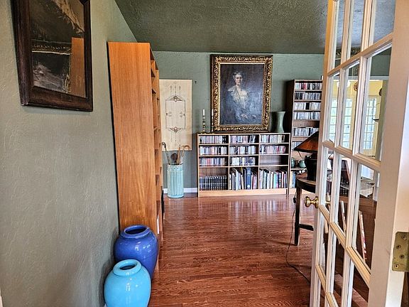 2nd image of 824 Schilling Way
