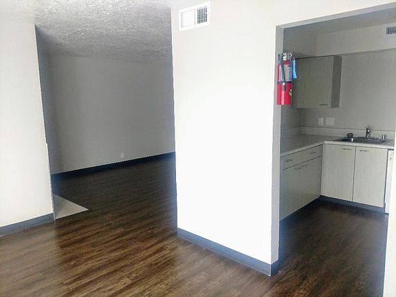 4th image of 1122 Chelwood Park Blvd NE APT 8
