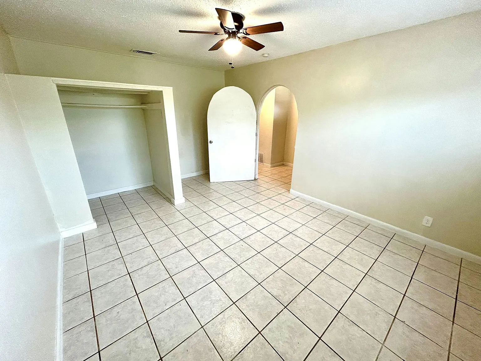 4631 Argonne Drive, Unit 3 — Photo 4