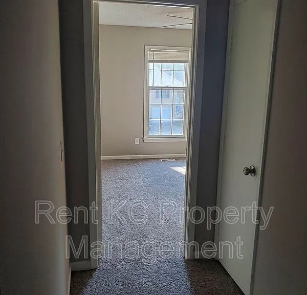 7013 Orchard St — Photo 4