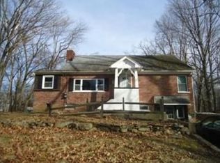 16 Bartlett Ave, Wilbraham, MA 01095