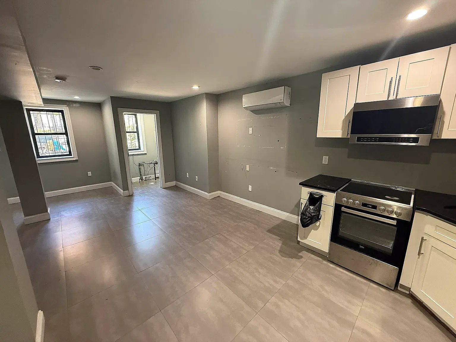 465 Elton Street — Photo 3