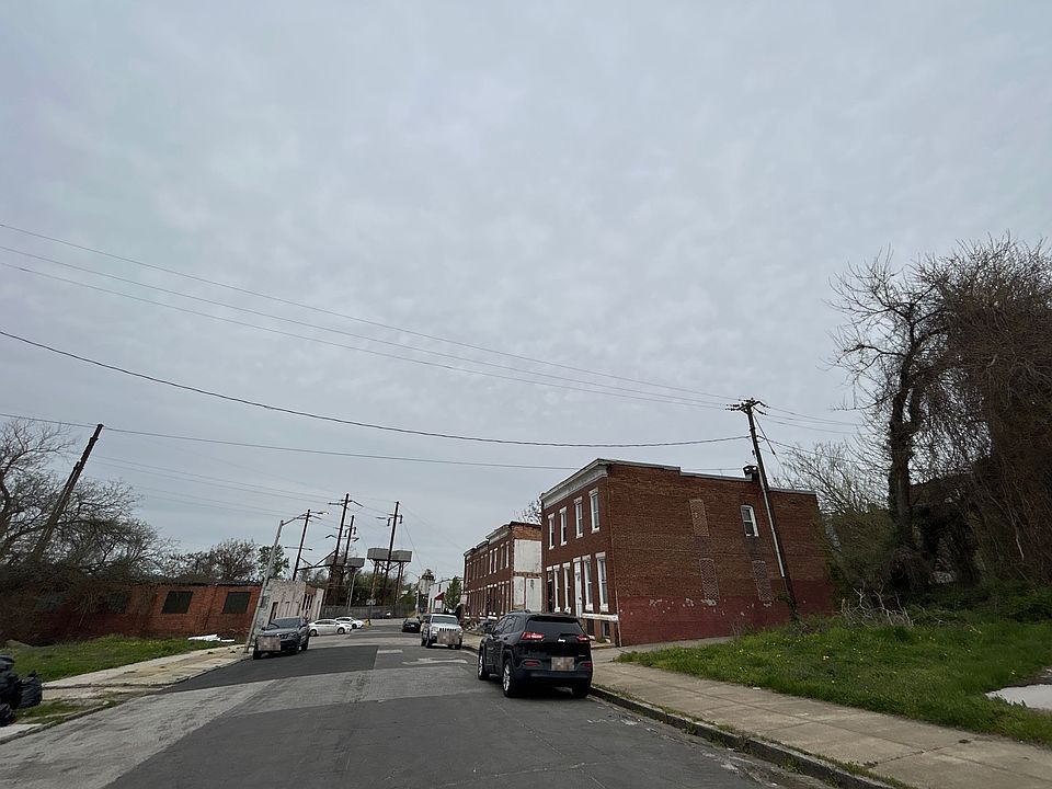 2nd image of 1101 Appleton St