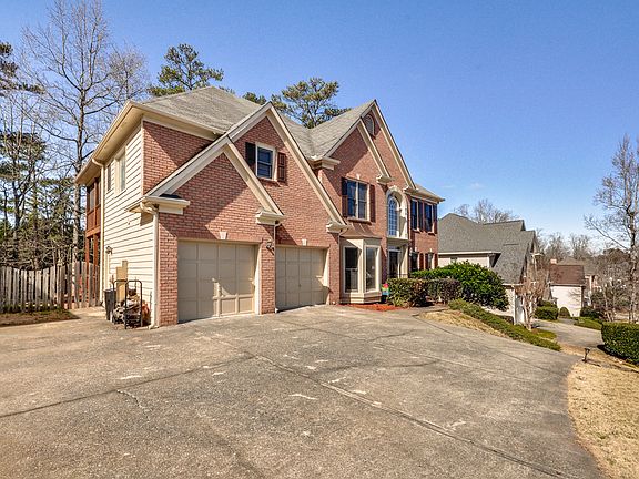 2nd image of 110 Creekside Park Dr