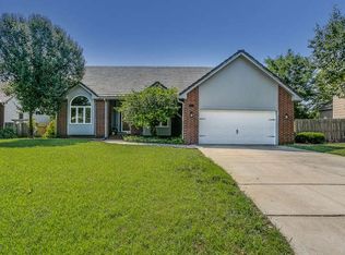 670 N Glendevon Rd, Andover, KS 67002