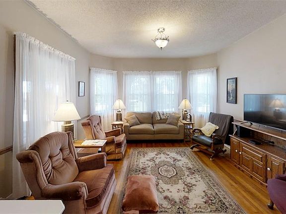 3rd image of 432 Bradview Ct