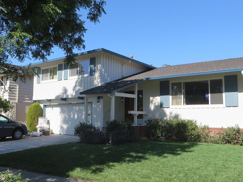 1st image of 1025 W Knickerbocker Dr