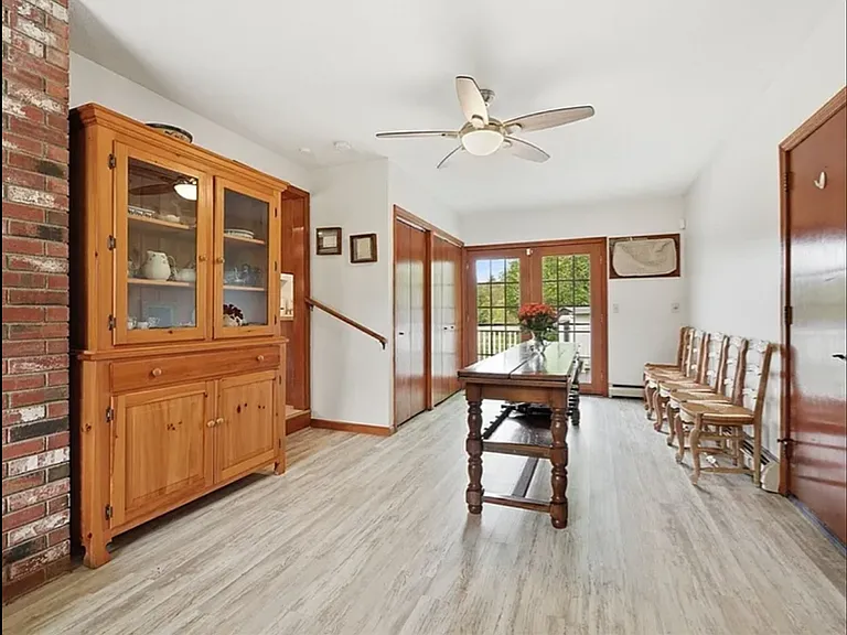73 N Maple St — Photo 9
