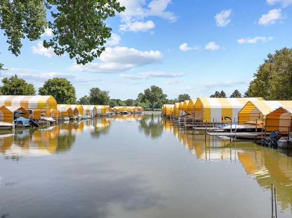 5440 Three Points Blvd APT 521, Mound, MN 55364