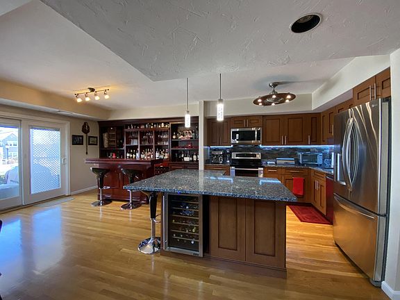 2nd image of 36 Whaler Ln #1