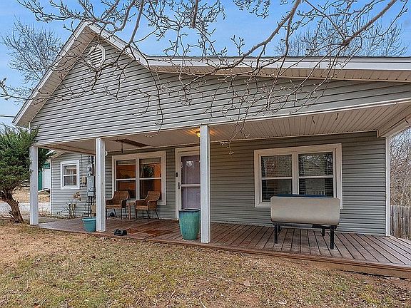 2nd image of 230 S Stone Bridge Rd