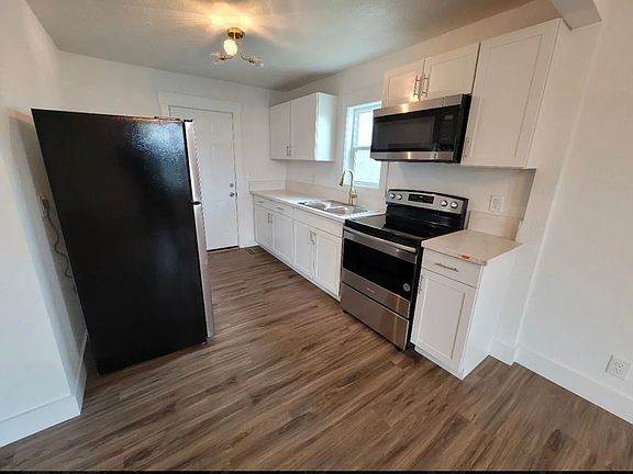 3rd image of 1421 Ivy St