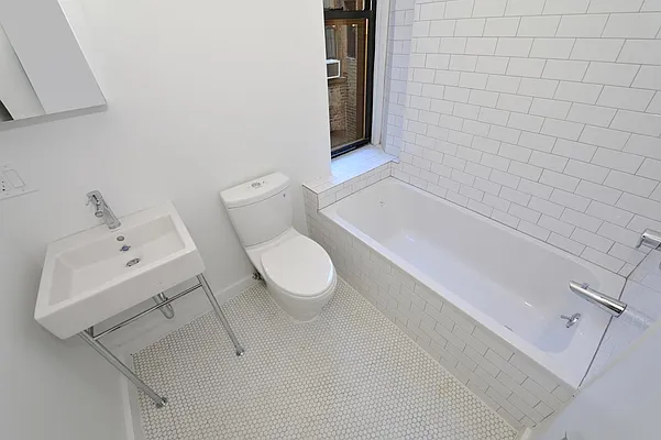 Rented by Aether Property Group | media 19