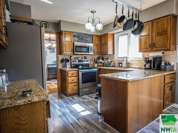 4th image of 2428 Mohawk Dr