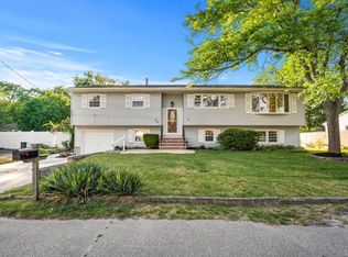 928 Cable Ave, Beachwood, NJ 08722
