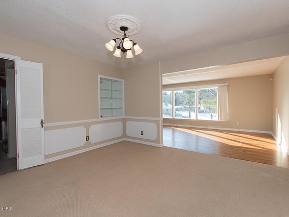 3rd image of 120 Minges Cir