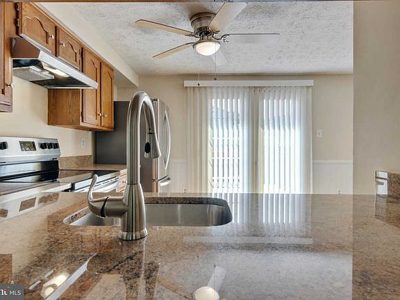 3rd image of 949 N Angel Valley Ct