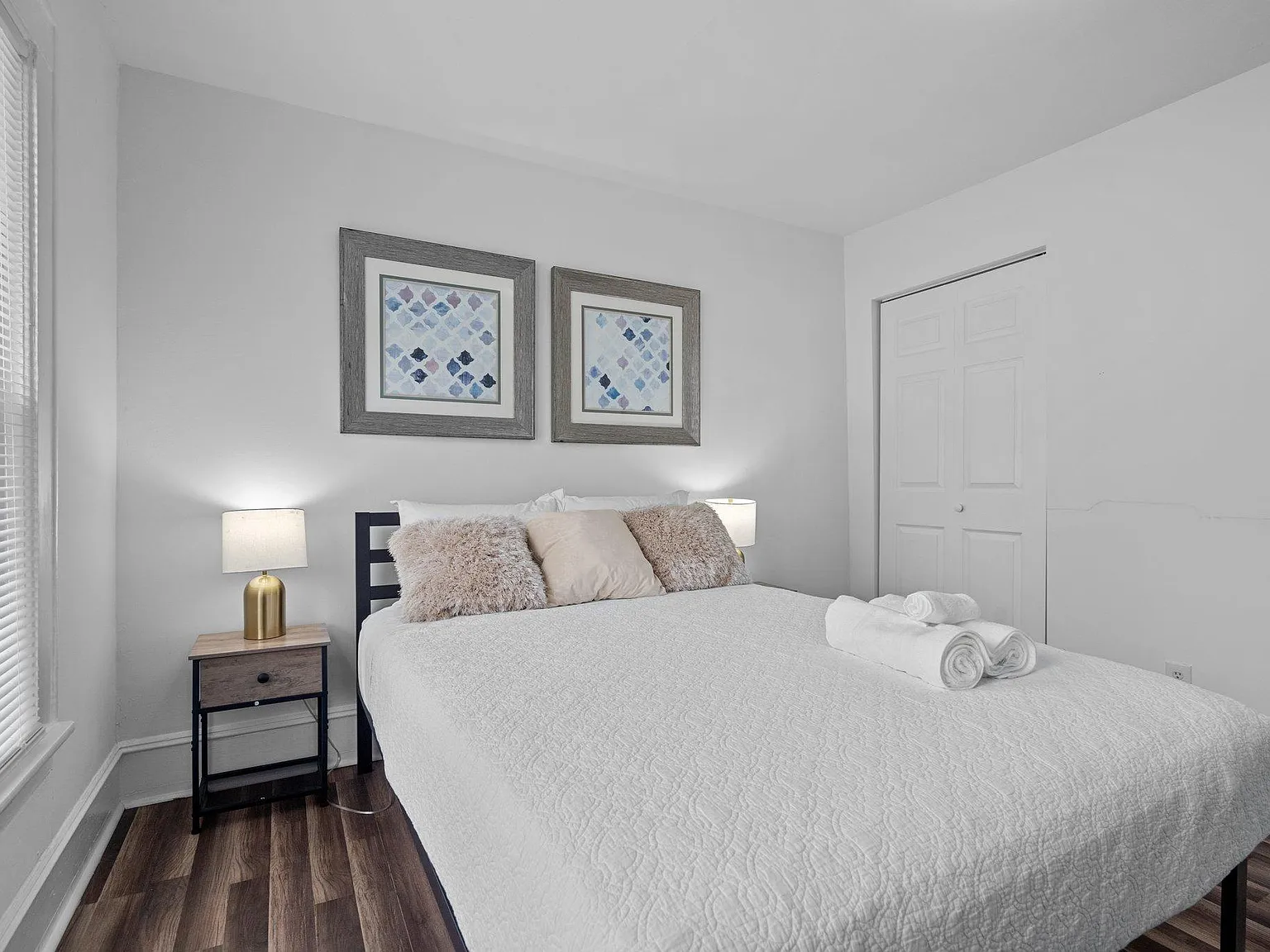 2 bed, 2.0 bath, 1200 sqft, $1,412 — Photo 2