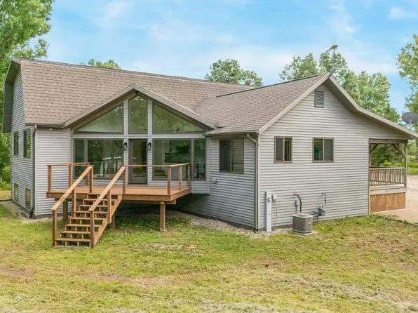 7825 Popowski Rd, Winneconne, WI 54986
