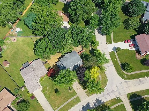 3rd image of 378 Westchester Dr