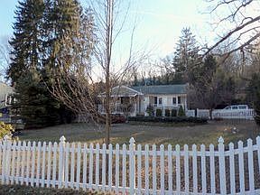 4th image of 10 Andre Ln