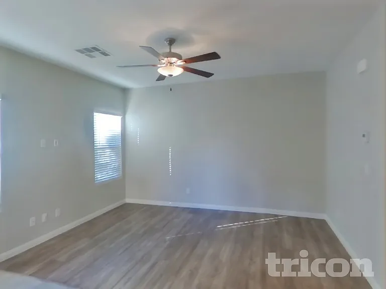 7345 Sunray Point St — Photo 2