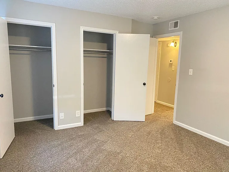 421 Alma Ln — Photo 9