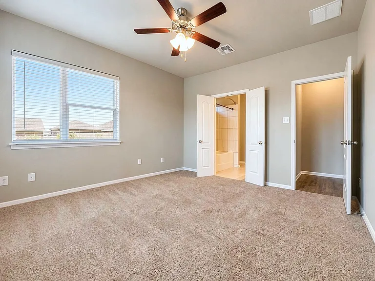 2210 Hayes St — Photo 19